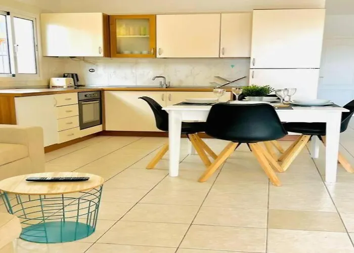 Ground-floor 1 Bedroom Condopool &wifi Costa Adeje