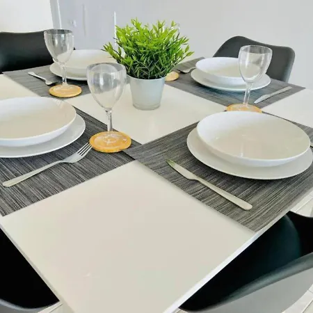 Modern Trendy 1br Ground Floor Callao Salvaje