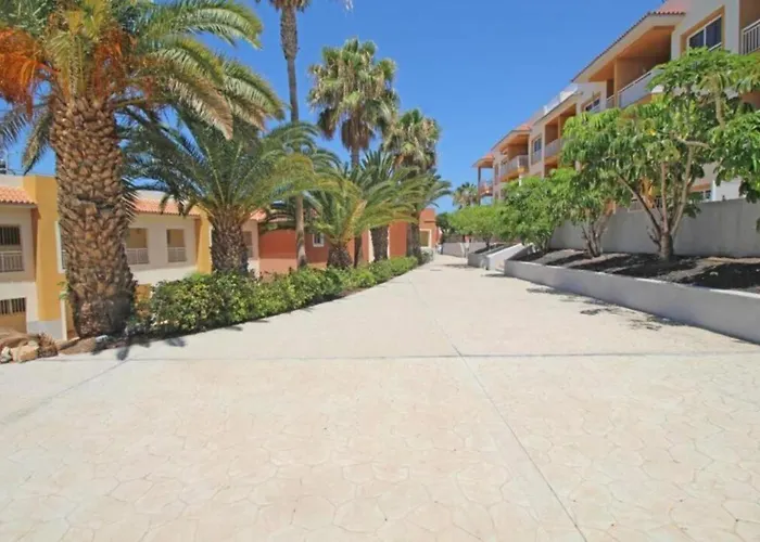 Ground-floor 1 Bedroom Condopool &wifi Costa Adeje *